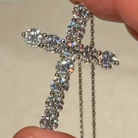 ๐1.1Ctw Moissanite 18K Gold Plated Jesus Cross Pendant Necklace GRA Certificate - Picture 5 of 12